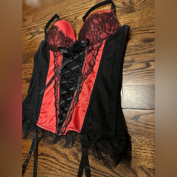NWOT Tempest Red & Black Satin & Lace Bustier Corset Lingerie Top - Picture 2 of 5